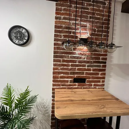 Διαμέρισμα Cozy Loft на староєврейській 24